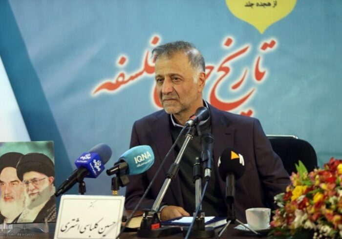 نباید سنت فکری خود را با عینک الگوهای بیرونی تعریف کرد
