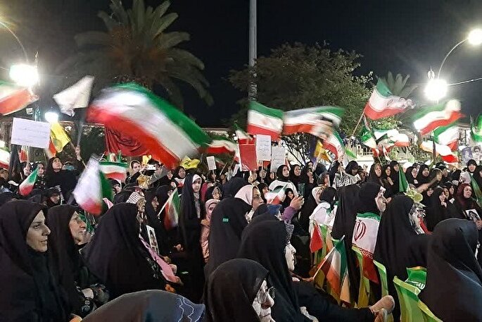 امید به وعده‌های الهی مهم‌ترین عامل موفقیت ملت ایران است + عکس