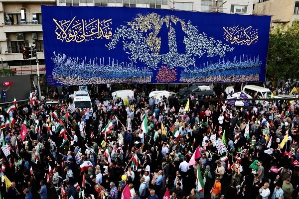 غدیر در خیابان انقلاب؛ از نقالی و سرود تا بعثت هنرمندان