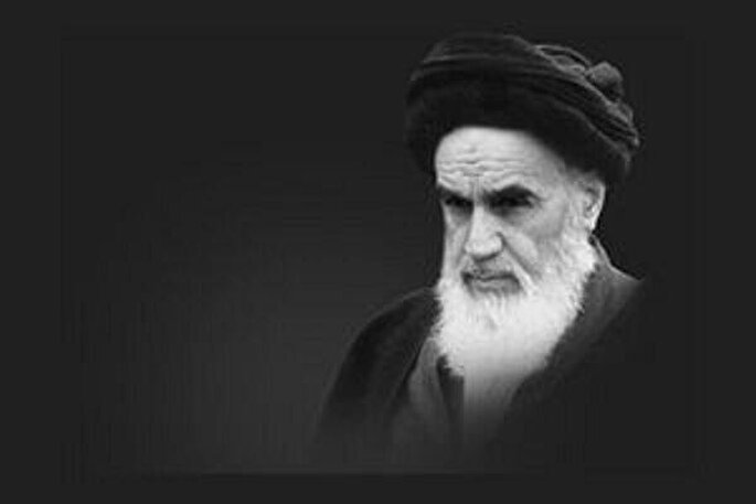 امام خمینی(ره) عزت‌نفس ملی را در گفتمان انقلاب اسلامی نهادینه کرد