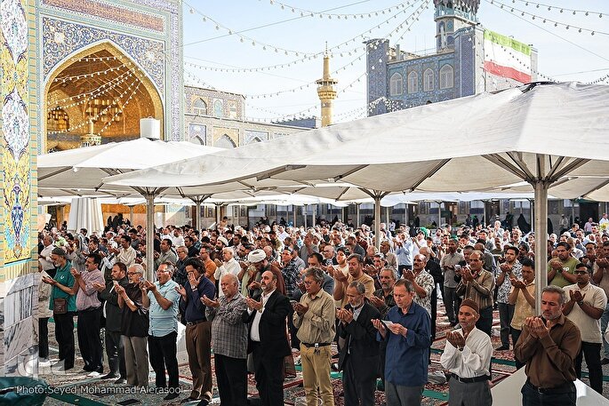 چرا دین در عصر جهانی‌شدن همچنان زنده و اثرگذار است