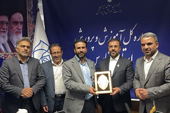 حفظ منزلت اجتماعی معلم، شرط تحقق انتظارات تربیتی است حفظ منزلت اجتماعی معلم، شرط تحقق انتظارات تربیتی است