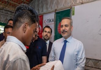 بازدید وزیر خارجه ترکیه از اردوگاه آوارگان روهینگیا در بنگلادش