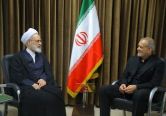 رئیس جمهور با آیت‌الله اعرافی دیدار کرد