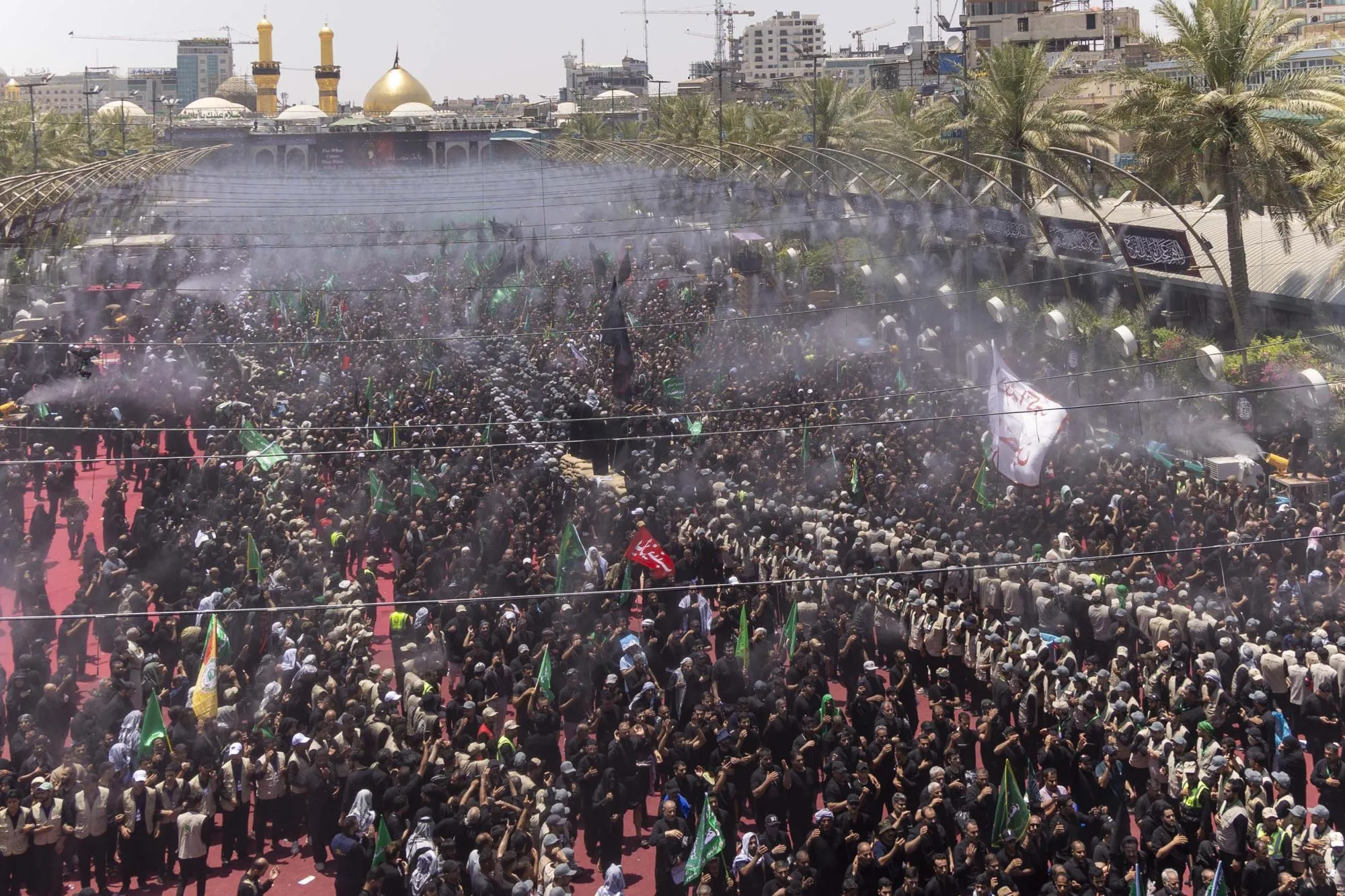 طنین فریاد «یا حسین» در مراسم عزاداری «طویریج» کربلا + فیلم
