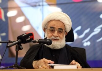 ایمان به خدا با گرایش قلبی به طاغوت قابل جمع نیست
