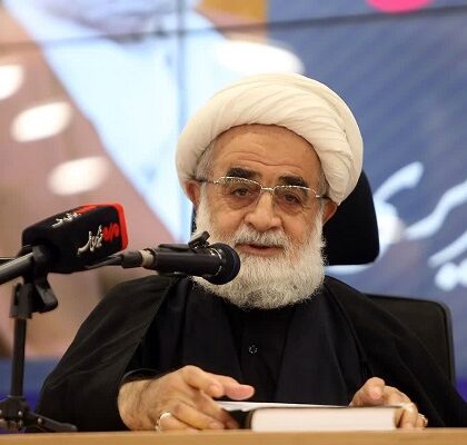 ایمان به خدا با گرایش قلبی به طاغوت قابل جمع نیست