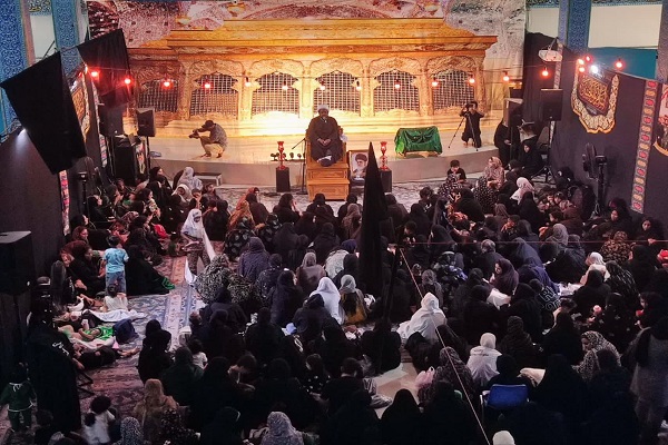 همایش شیرخوارگان حسینی در امامزادگان بندرعباس برگزار شد
