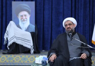 اصل مبارزه با ظلم ثابت و شیوه آن به شرایط بستگی دارد