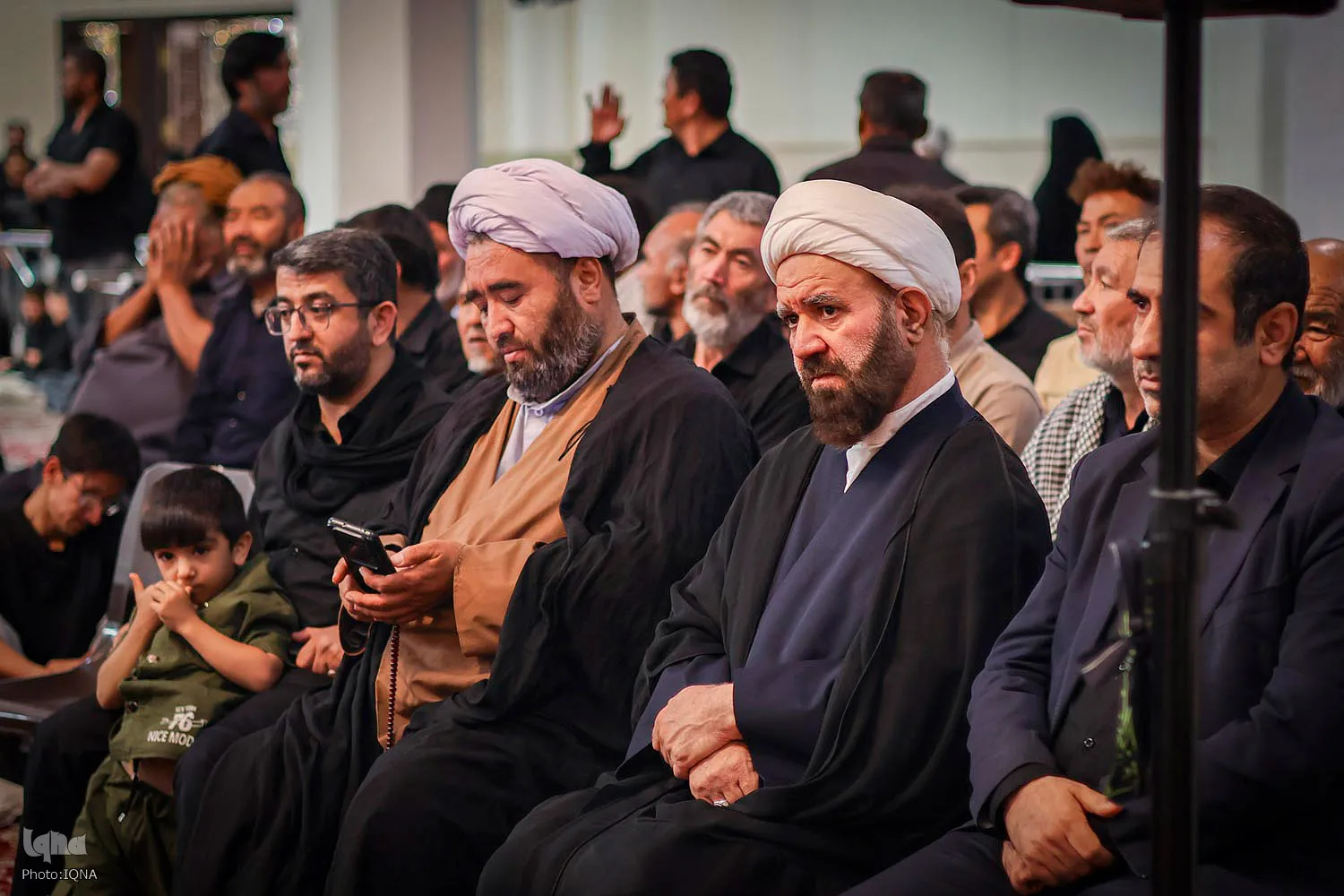 عزاداری مهاجرین افغانستانی مقیم شیراز در حرم شاهچراغ(ع)