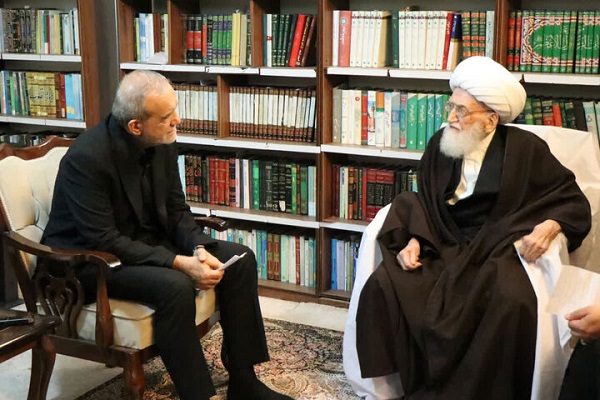 وحدت حول محور رهبر ایران فصل‌الخطاب باشد