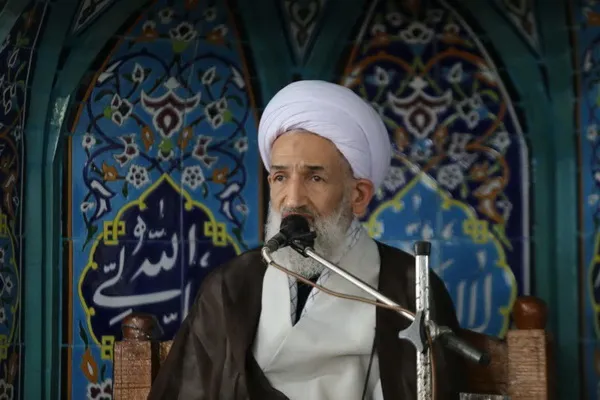 تکریم مقام معلم اخلاق و ادای احترام به خانواده شهید والامقام