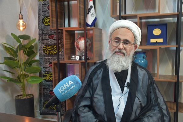 نهضت حسینی؛ الگویی برای بیداری افکار عمومی و مقابله با انحراف