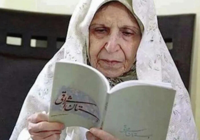 پیوند باور‌های دینی و عشق به میهن در آثار سیمیندخت وحیدی آشکار بود