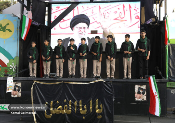 چهار تماشاخانه سیار میزبان کودکان و نوجوانان در مراسم تشییع امام شهید