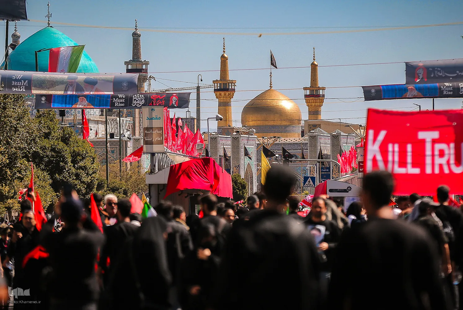 تشییع پیکر مطهر رهبر شهید در مشهد مقدس /2