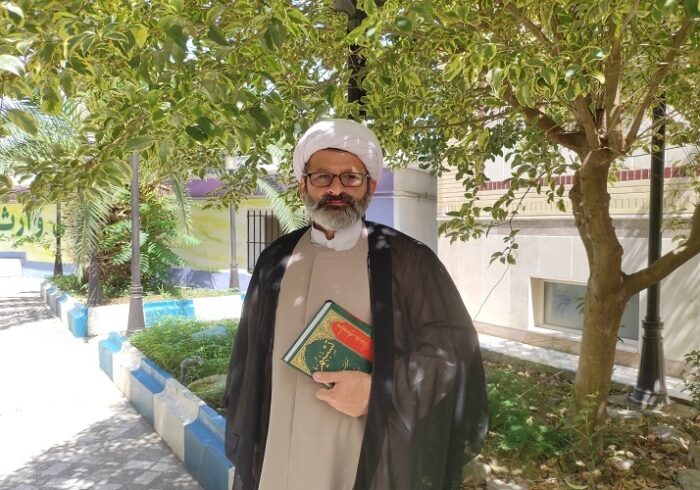 خدای سبحان بر همه شئون انسان احاطه علمی دارد