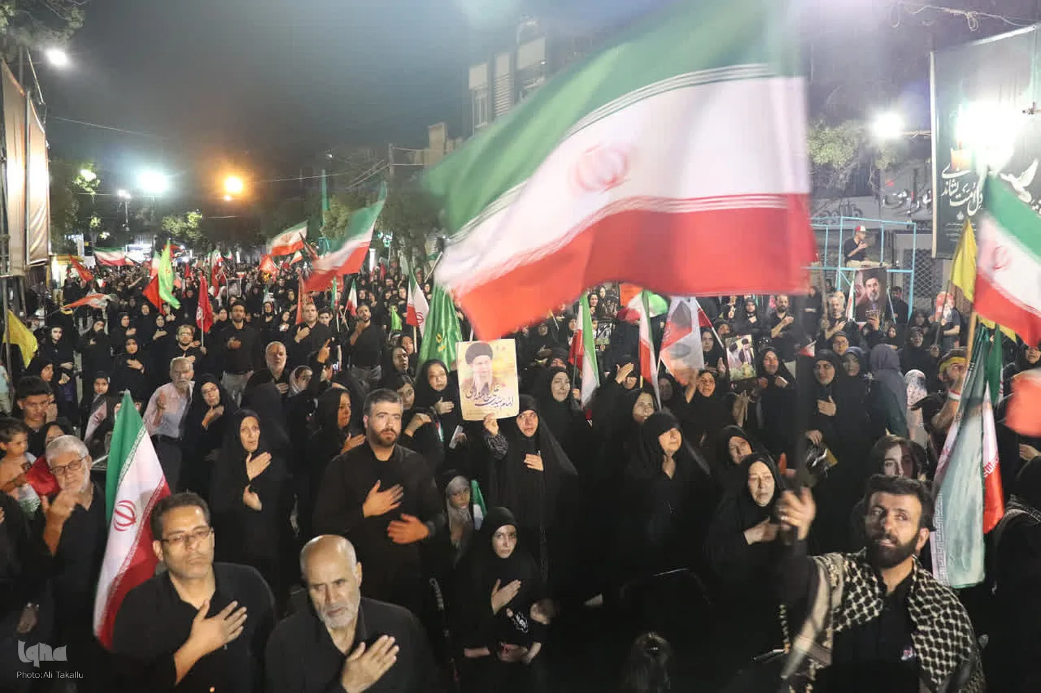 تجمع مردم انقلابی ملایر برای خون خواهی امام شهید