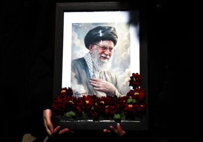 شرط رهایی از استکبار و وابستگی در نگاه رهبر شهید چیست