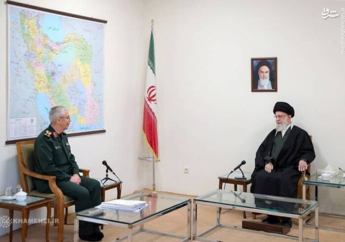 تأکید مهم رهبر شهید به فرماندهان نظامی درباره جنگ تأکید مهم رهبر شهید به فرماندهان نظامی درباره جنگ