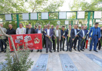 زنده نگهداشتن یاد شهدای کارگری تقویتکننده فرهنگ ایثار در جامعه است زنده نگهداشتن یاد شهدای کارگری تقویتکننده فرهنگ ایثار در جامعه است