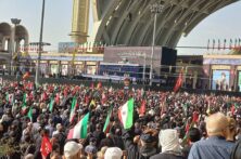 «باید برخاست»؛ عهدی میان اشک‌ها و مشت‌های گره‌کرده عزاداران رهبر شهید