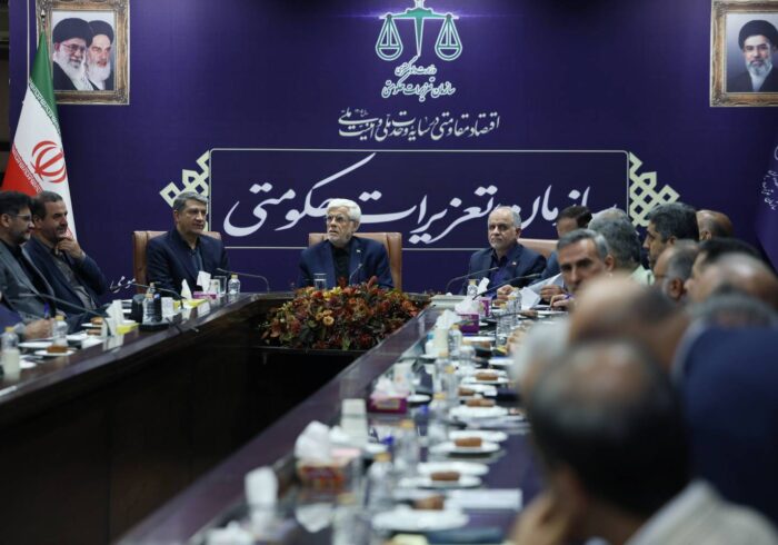 برخورد جدی با گرانفروشی و احتکار ضروری است برخورد جدی با گرانفروشی و احتکار ضروری است