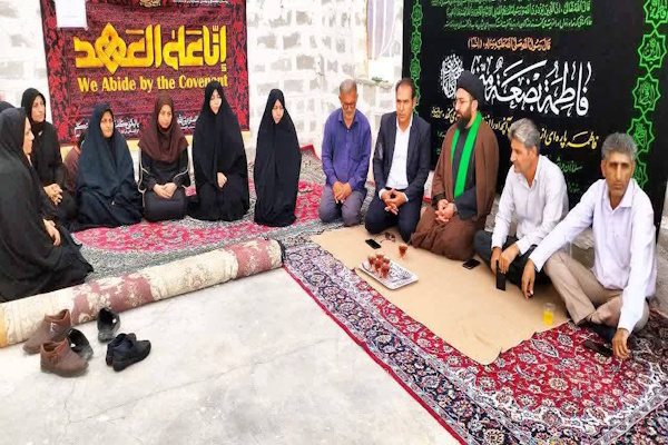 امام جمعه آبدانان از خادمان موکب شهدای مورموری تجلیل کرد