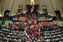 نخستین نشست علنی مجلس بعد از جنگ 40 روزه برگزار شد نخستین نشست علنی مجلس بعد از جنگ 40 روزه برگزار شد