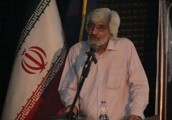 کتاب «باز این چه رستخیز عظیم است» شامل اشعار عاشورایی ۱۶۰ شاعر است کتاب «باز این چه رستخیز عظیم است» شامل اشعار عاشورایی ۱۶۰ شاعر است