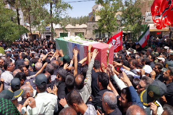 تشییع پیکر شهید «علیرضا بالیده» در بیرجند با حضور مردم برگزار شد