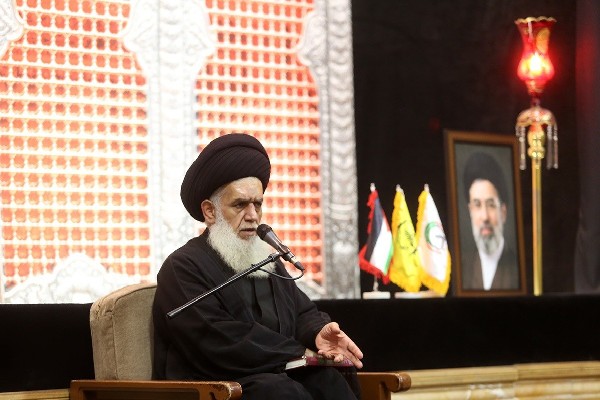 کربلا را باید با سه نگاه عقلانی، حماسی و عاطفی فهمید کربلا را باید با سه نگاه عقلانی، حماسی و عاطفی فهمید