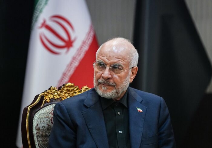 قالیباف خطاب به سران آمریکا: بزنید، می‌خورید 