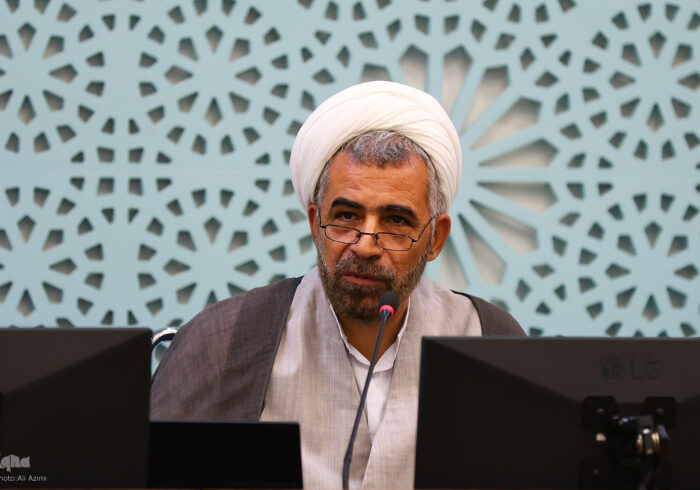 سلمان فارسی نماد حکمت ایرانی در تمدن اسلامی است سلمان فارسی نماد حکمت ایرانی در تمدن اسلامی است