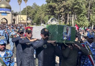 بازگشت قهرمان آسمان؛ شهید «مجید کاظمی» به آشیانه رسید