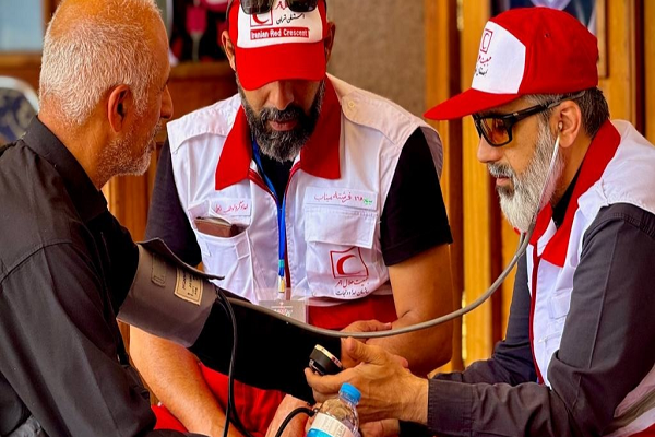 حماسه صاحب‌عزاهای سرخ و سفید پوش در مراسم تشییع قائد شهید امت