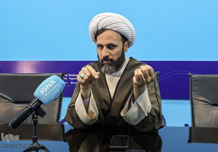 نقش‌ مادر در شکل‌گیری شخصیت فرزندان