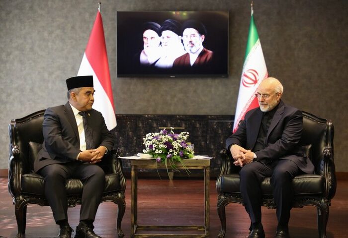 کسانی می‌توانند با آمریکا مذاکره کنند که آماده جنگ باشند
