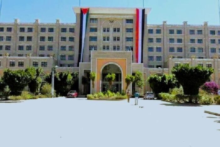 عربستان باید مسئولیت حمله به فرودگاه صنعا را به عهده بگیرد