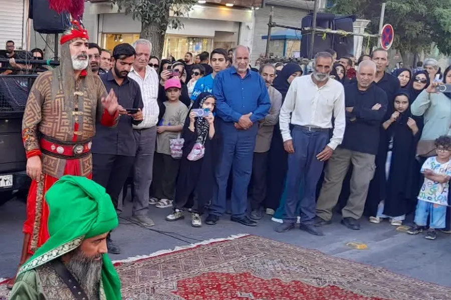 نقش‌آفرینی هنر خوشنویسی و تعزیه ملایری‌ها در بدرقه رهبر شهید