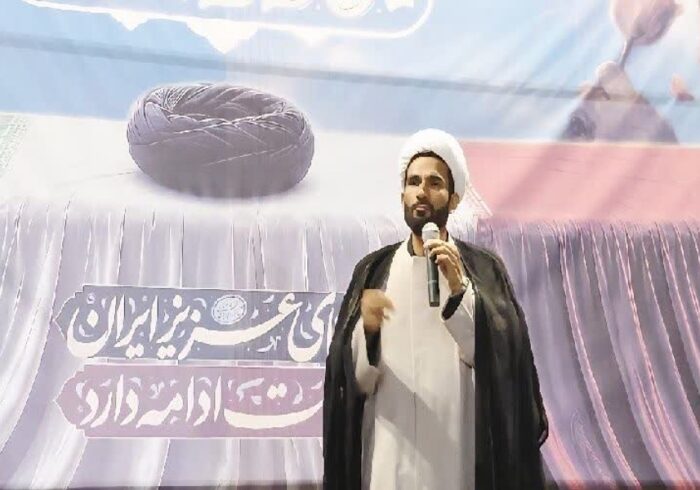 حضور مردم در میدان، دشمن را خشمگین و جبهه انقلاب را مقتدرتر می‌کند