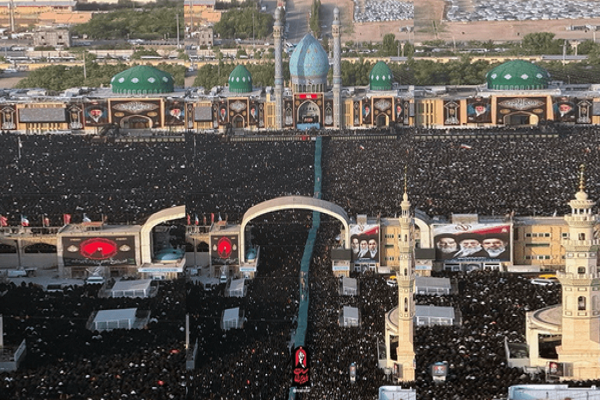 تشییع رهبر شهید در قم حماسه آفرید