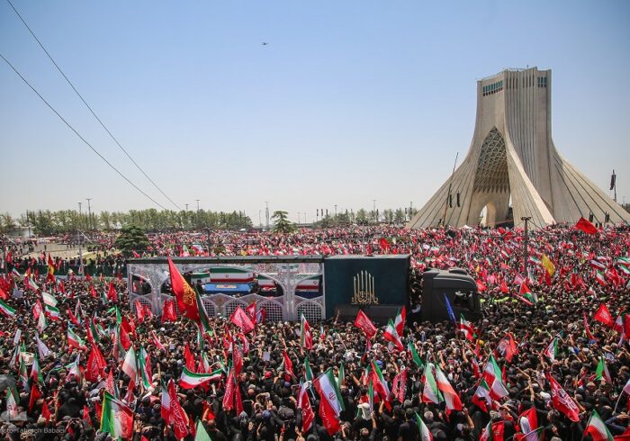تشییع «رهبر شهید» و تجلی پیام‌های سیاسی در سوگ ملی