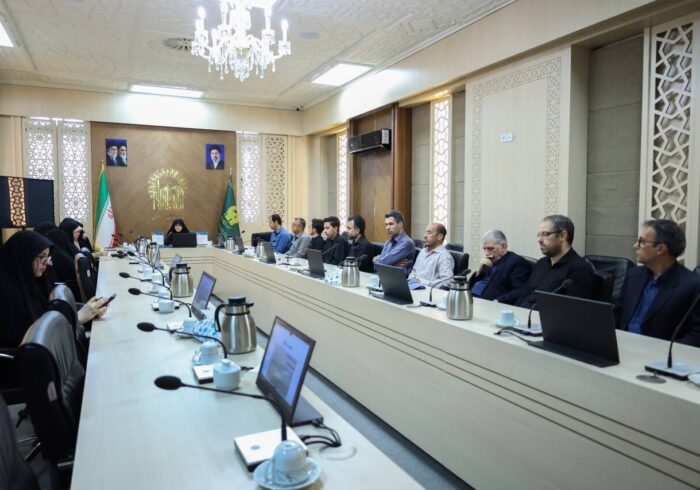 کتاب قرآن و ترجمه پیکتال در کتابخانه حرم رضوی رونمایی شد