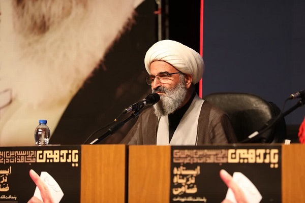 رهبر شهید «درس ایستادگی در برابر دشمن» را به امت اسلامی آموخت