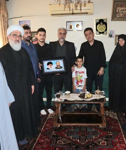 دیدار شهردار تبریز با خانواده شهیدان«پارسای خطیبی» و «اکبری»
