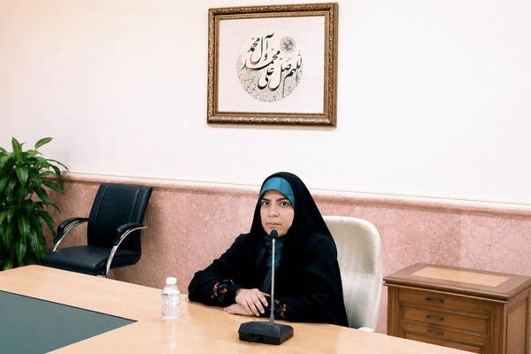 الگوی خانواده حسینی؛ نقشه راه تربیت نسل مسئول و مقاوم در عصر رسانه الگوی خانواده حسینی؛ نقشه راه تربیت نسل مسئول و مقاوم در عصر رسانه