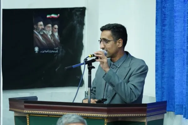 عکس | نشست نماینده ولی‌ فقیه در لرستان با اصحاب رسانه