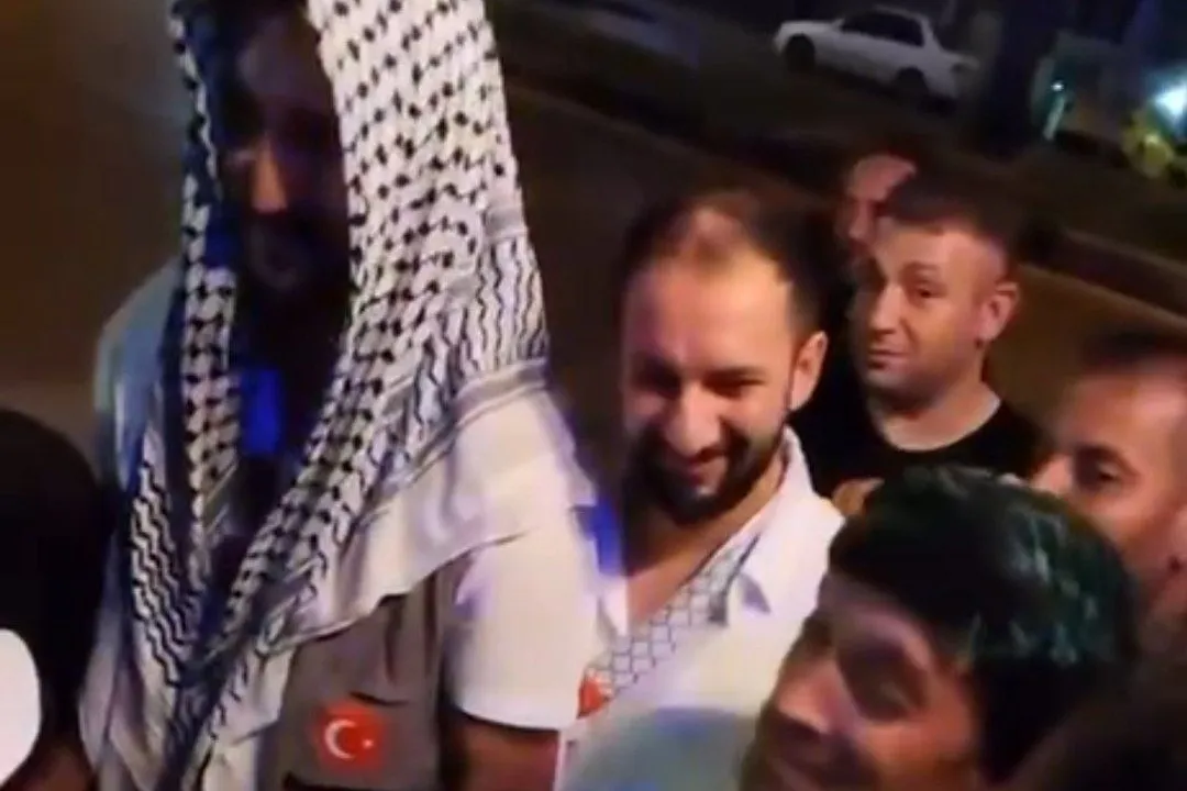 تشرف به اسلام فعال فرانسوی در جریان حرکت «کاروان فلسطین»