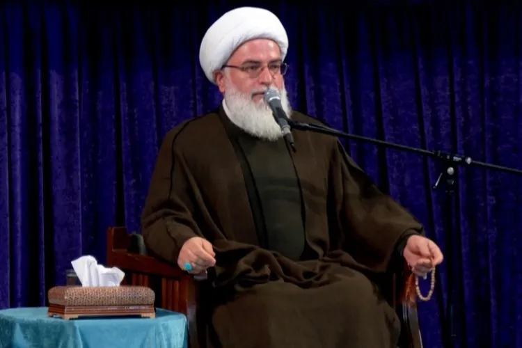 تقویت ارتباط با نائب‌الامام، راه یاری امام عصر(عج)